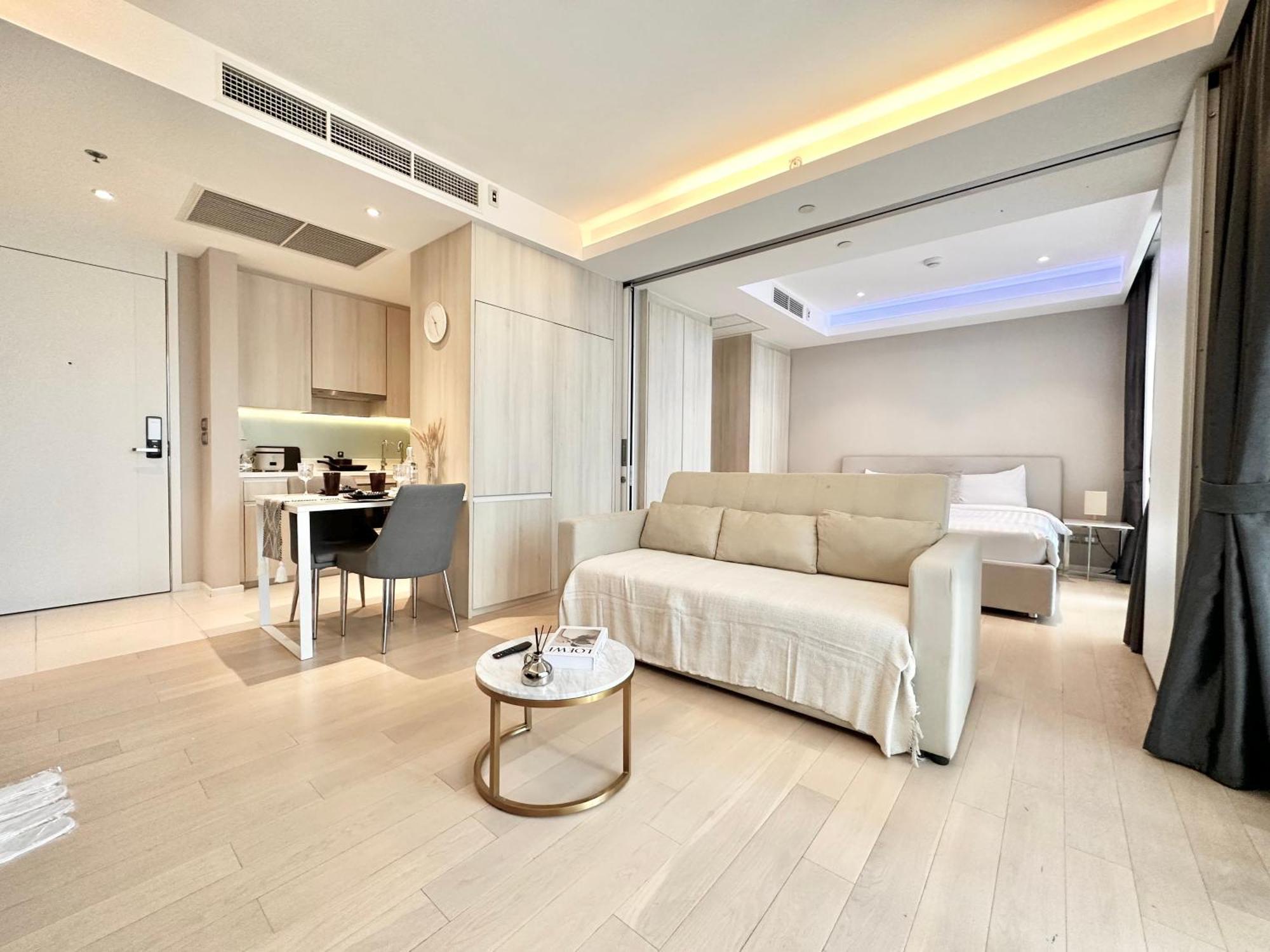 דירה Sukhumvit 11#luxury#pool#gym#bts Nana&mrt Sukhumvit#1br#max4ppl בנגקוק