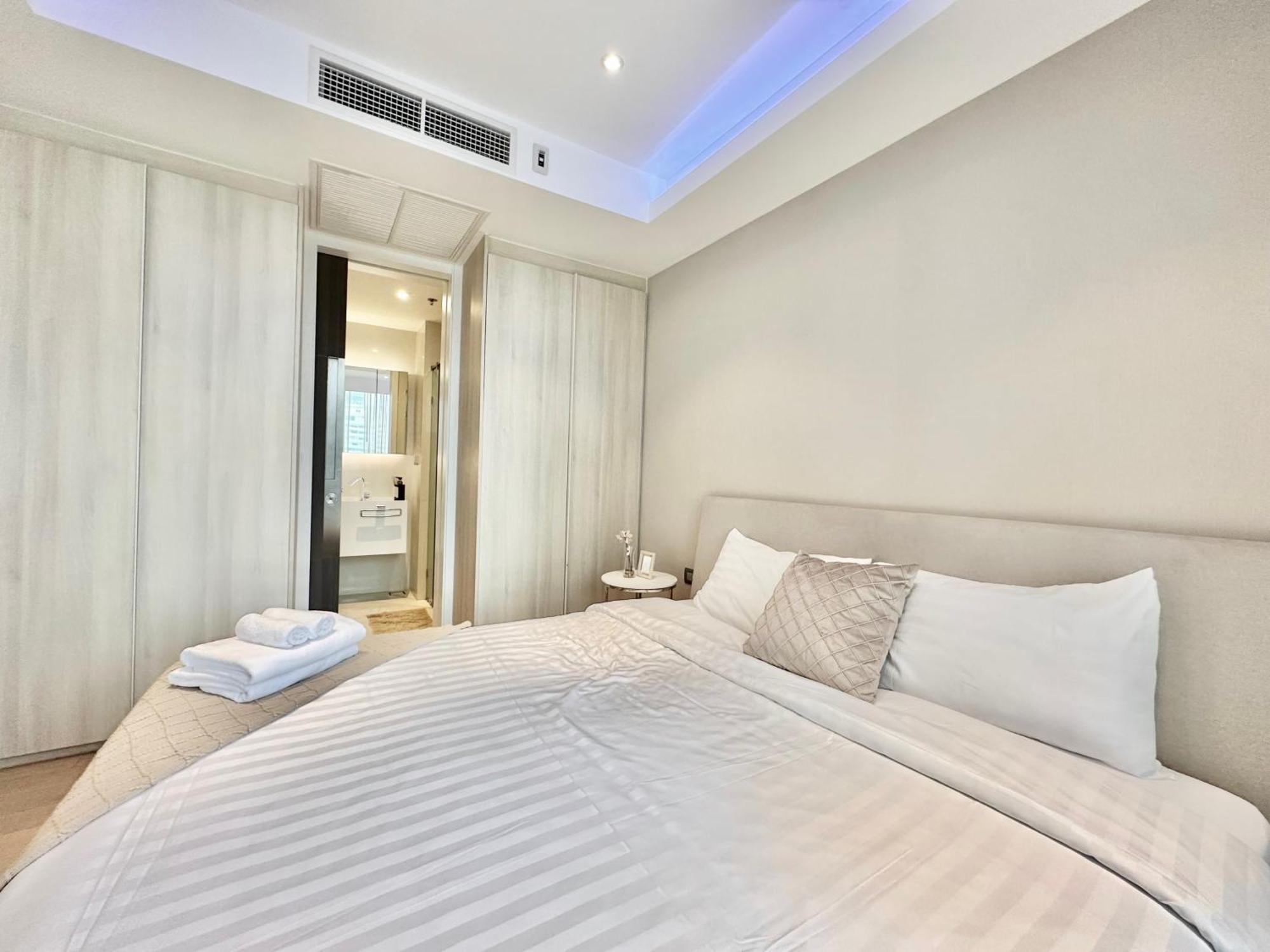 Sukhumvit 11#luxury#pool#gym#bts Nana&mrt Sukhumvit#1br#max4ppl * בנגקוק